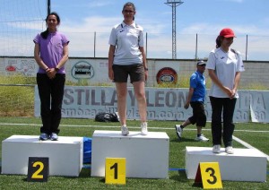 podio de recurvo con Bea y Mirian