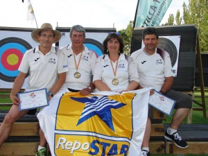 los zamoranos posan contentos con sus trofeos